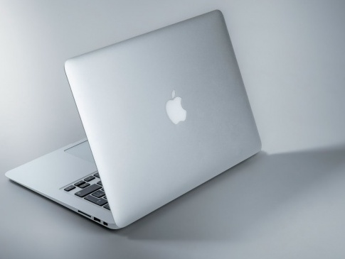 Огляд MacBook Air vs MacBook Pro: що вибрати для навчання, роботи та творчості