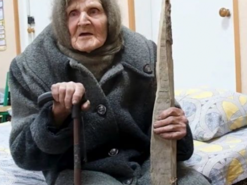Колись вони пережили німців, а тепер – росіян: історії пенсіонерів, які довели країну до сліз