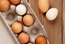 Коричневі чи білі: чи є різниця у яйцях залежно від кольору