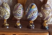 Майстер з Волині продасть на аукціоні  шість експонатів із яєчних шкаралуп: гроші для ЗСУ