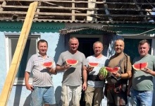 Жителі Боремля допомагали херсонцям відновлювати хати