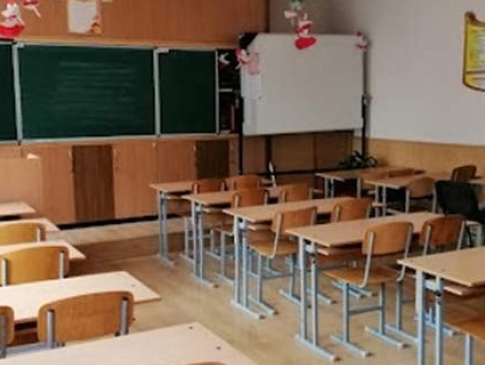 У Чернівцях батьки школярів вимагають звільнити директорку навчального закладу
