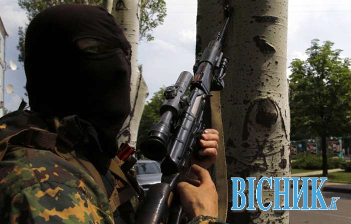 У Луганську бойовиків вербують і озброюють комуністи