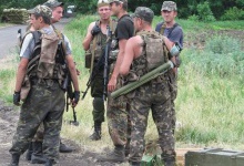 Волинські військові взяли у полон російського солдата-строковика