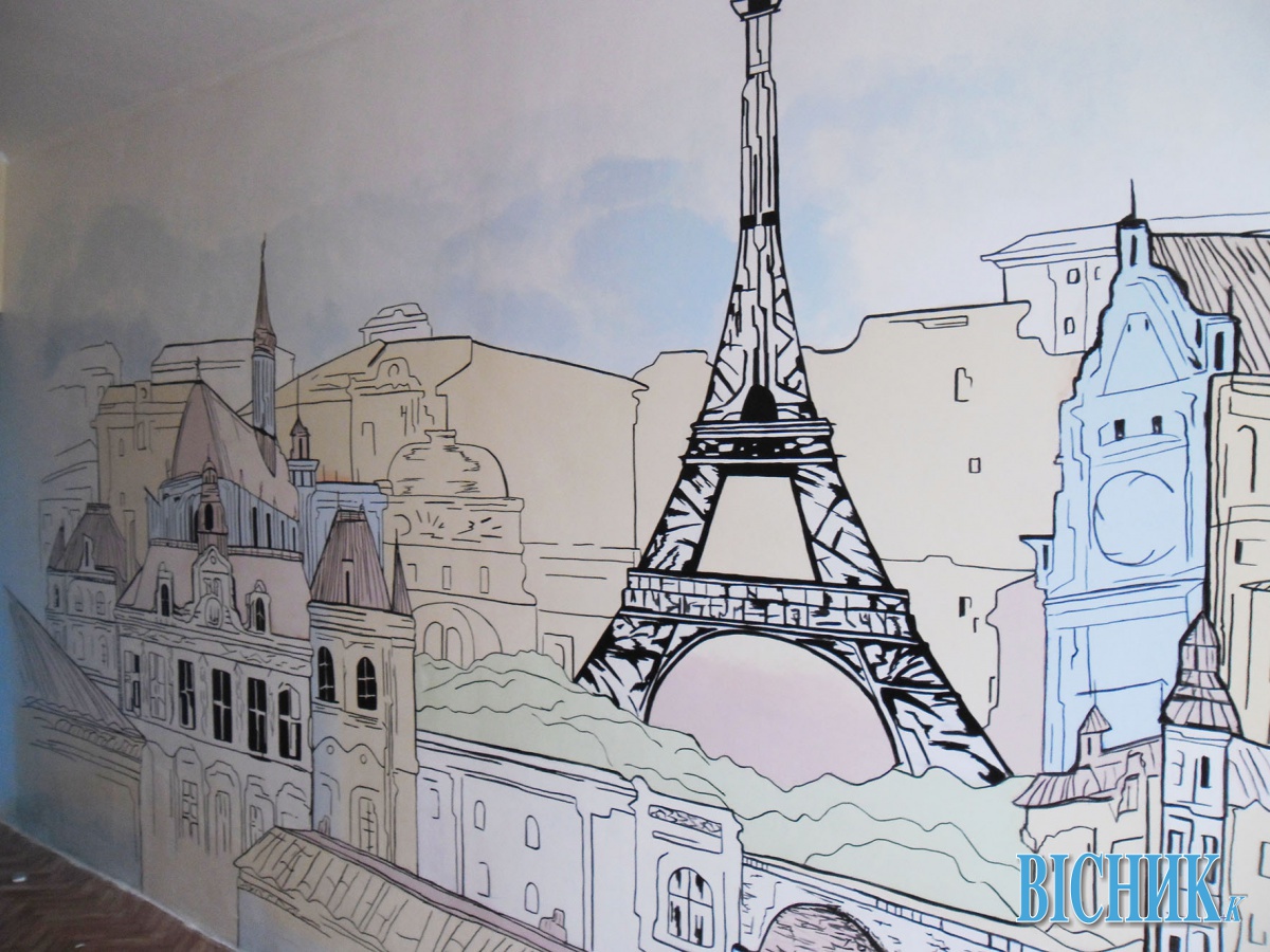 Засуджений намалював панораму Парижу на стінах Ковельської колонії