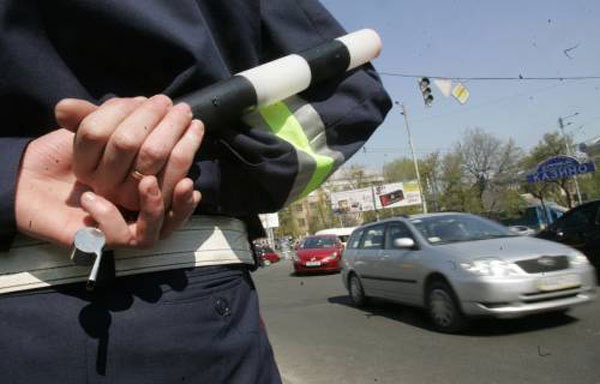 На Київщині міліції дозволили зупиняти і перевіряти авто без причини