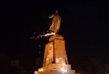 У Харкові звалили пам’ятник Леніну