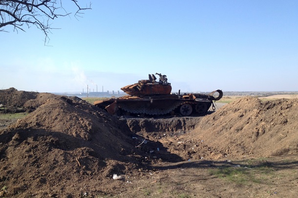 Українські військові підбили танк під Маріуполем