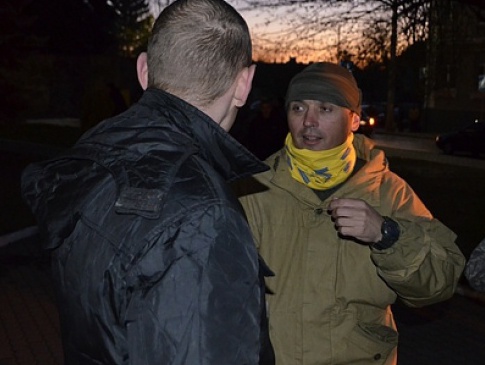 Самооборонці кличуть лучан на 19:00 до ОВК, яка досі не підписала протокол про перемогу Лапіна