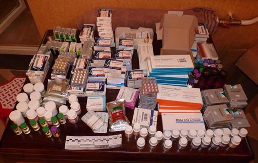 На Дніпропетровщині зловмисники виготовляли фальсифіковані ліки у звичайному гаражі