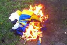 На Вінниччині чоловіка судитимуть за наругу над українським прапором