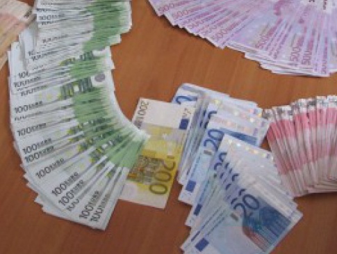 На львівській митниці поляк позбувся 60 тисяч євро