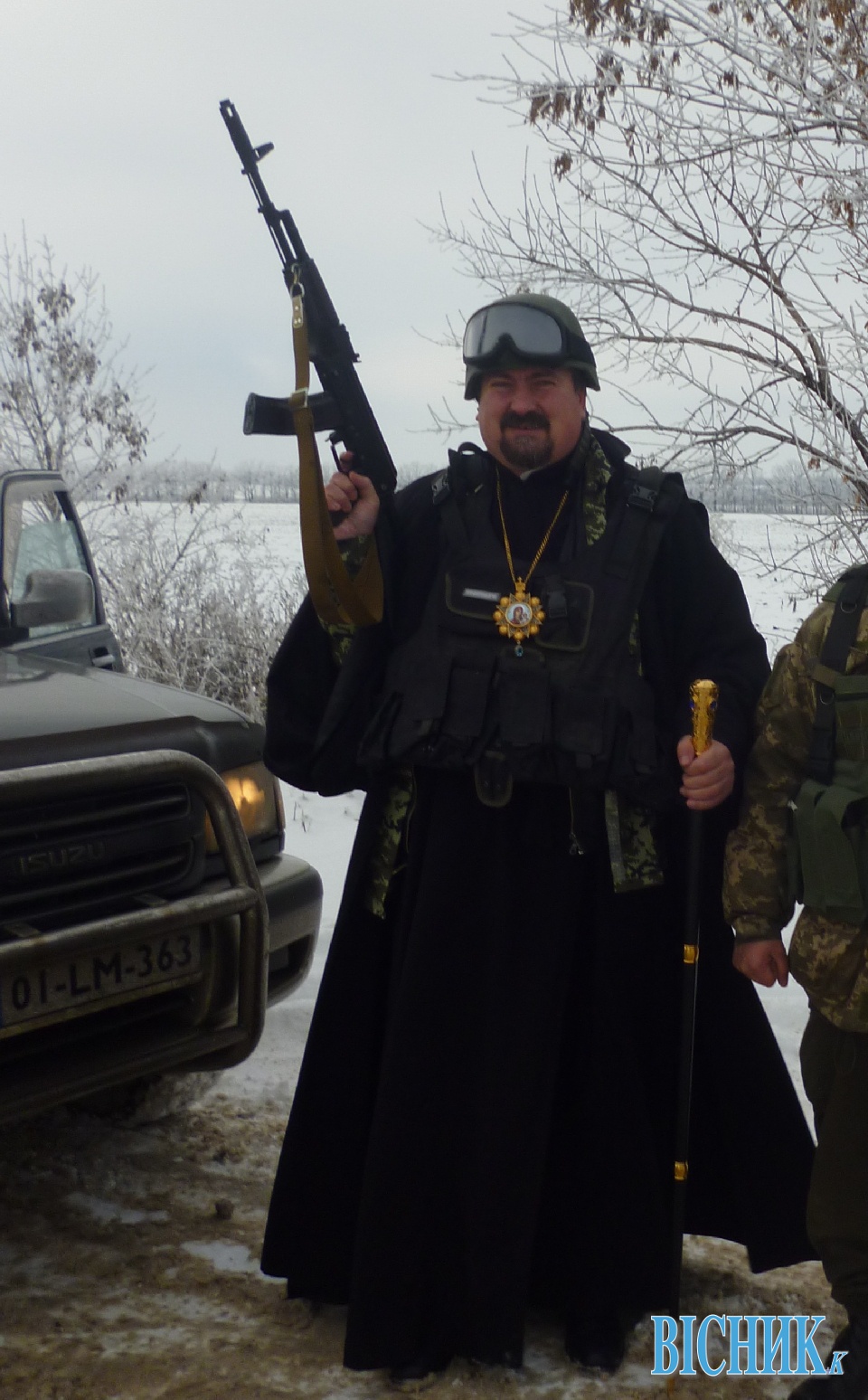 Закарпатський єпископ особисто послав «нелюдям Путіна» декілька боєкомплектів