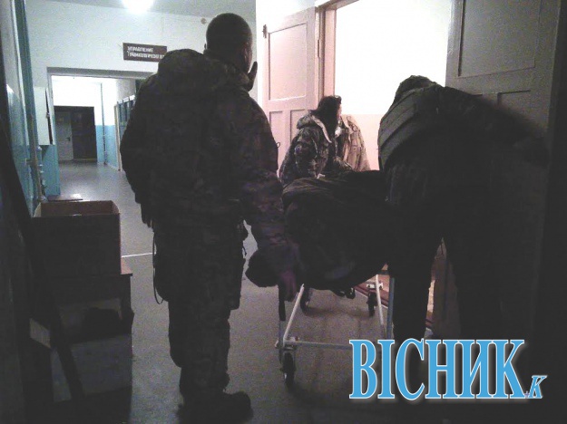 Біля Пісків медики не сплять вже третю добу — вивозять поранених бійців з Донецького аеропорту