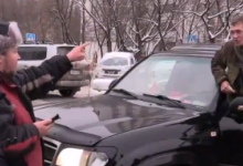 Московські активісти російському найманцю: «ЗСУ на своїй землі, а такі як ти їдуть туди вбивати людей»