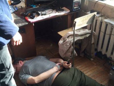 На Одещині затримали чоловіка, який шпигував за військовим аеродромом