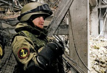 Бойовик Моторола зізнався київським журналістам, що розстріляв 15 полонених (нецензурна лексика)