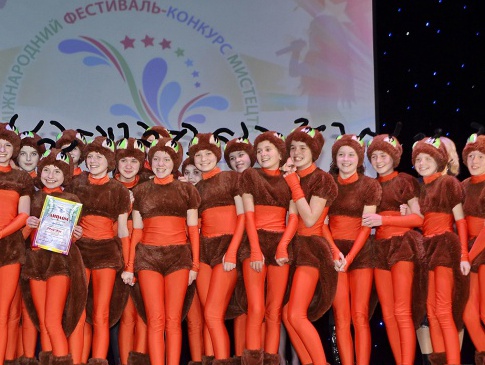 Головний хореограф України відзначив луцьких танцюристок