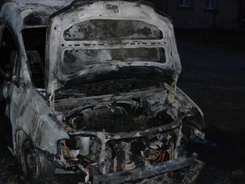 Одному з керівників «Самооборони Волині» спалили авто