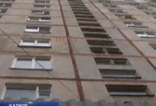 У Харкові 2-річна дитинка випала з 9-го поверху через незасклене вікно на сходовій клітці
