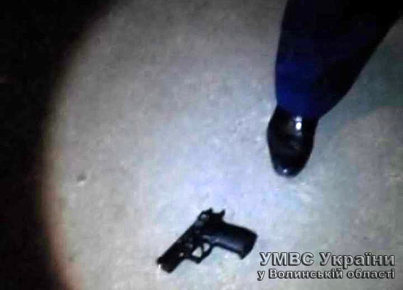 У Ковелі п’яний водій тікав від ДАІ тротуару, а його озброєний товариш вчинив опір міліціонерам