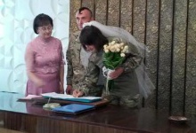 Волинський військовий одружився з переселенкою з Донбасу, яка теж пішла служити в армію