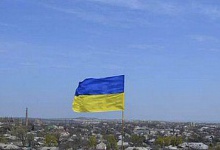 У центрі Луганська, під носом у терористів, — український прапор