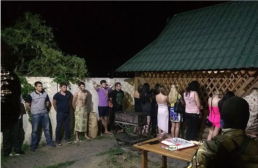 З’явилося відео скандальної вечірки в Одесі за участю семінаристів, 12 повій та з тортом на честь «ДНР»