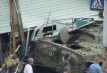 У Луганську БМП бойовиків задавило на смерть трьох жінок