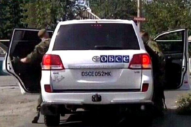 ОБСЄ доставила таємничий вантаж на базу терористів