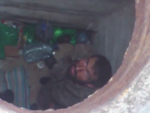 Кадирівці тримають українських полонених у бетонних ямах