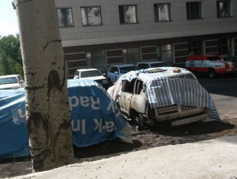 У Донецьку спалили чотири машини спостережної місії ОБСЄ