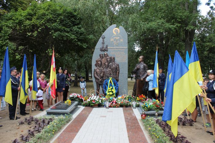 У Луцьку відкрили пам’ятник волинським Героям «Небесної сотні»