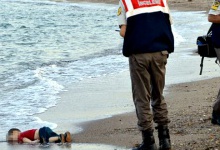 Як відреагував світ на шокові фото тільця трирічного біженця
