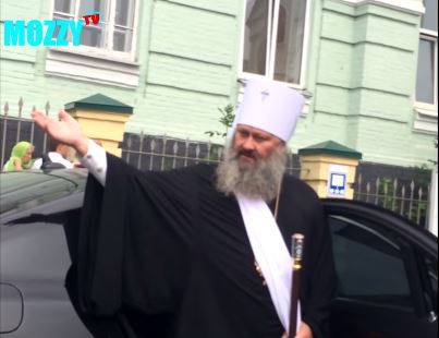 «Порушив — і слава Богу» — у Києві поліція переслідувала авто настоятеля Києво-Печерської Лаври