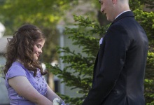 Американець повів подружку дитинства із синдромом Дауна на випускний бал, як і пообіцяв їй, коли вони ще були дітьми