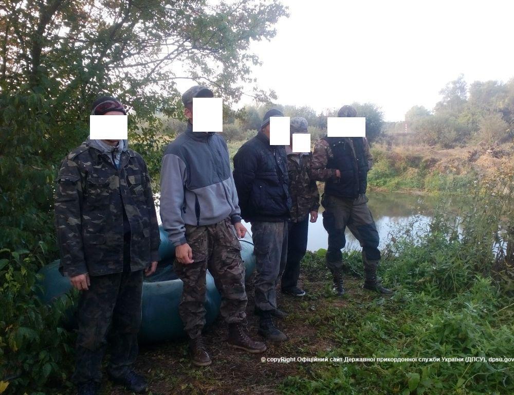 На Волині поблизу кордону затримали п’ять дивних «рибалок»