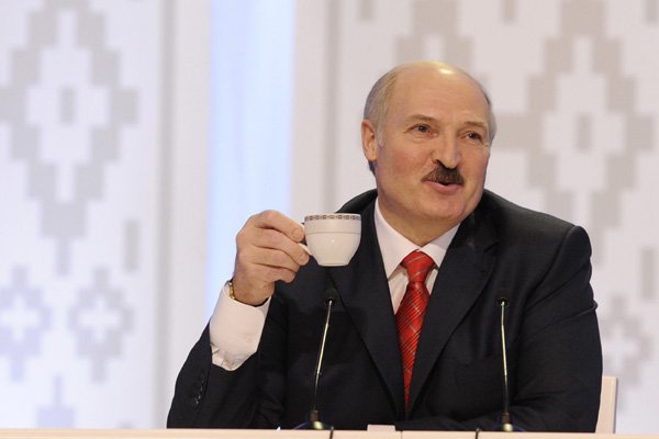 Гнів на милість: із Олександра Лукашенка знімуть санкції і пустять до ЄС