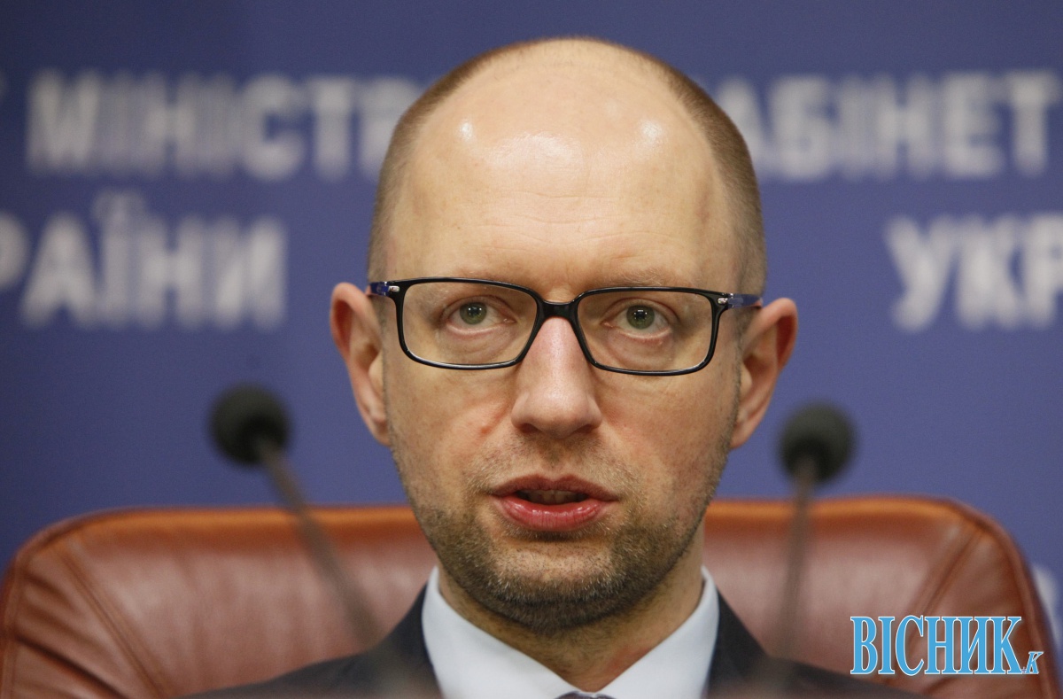 Яценюк: «Для відправки військових на Донбас Путін чомусь дозволу не просив»