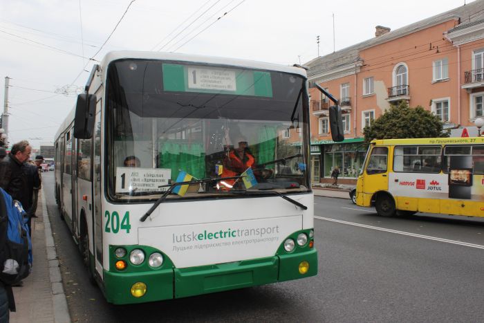 У Луцьку заради незрячих заговорять... тролейбуси і маршрутки
