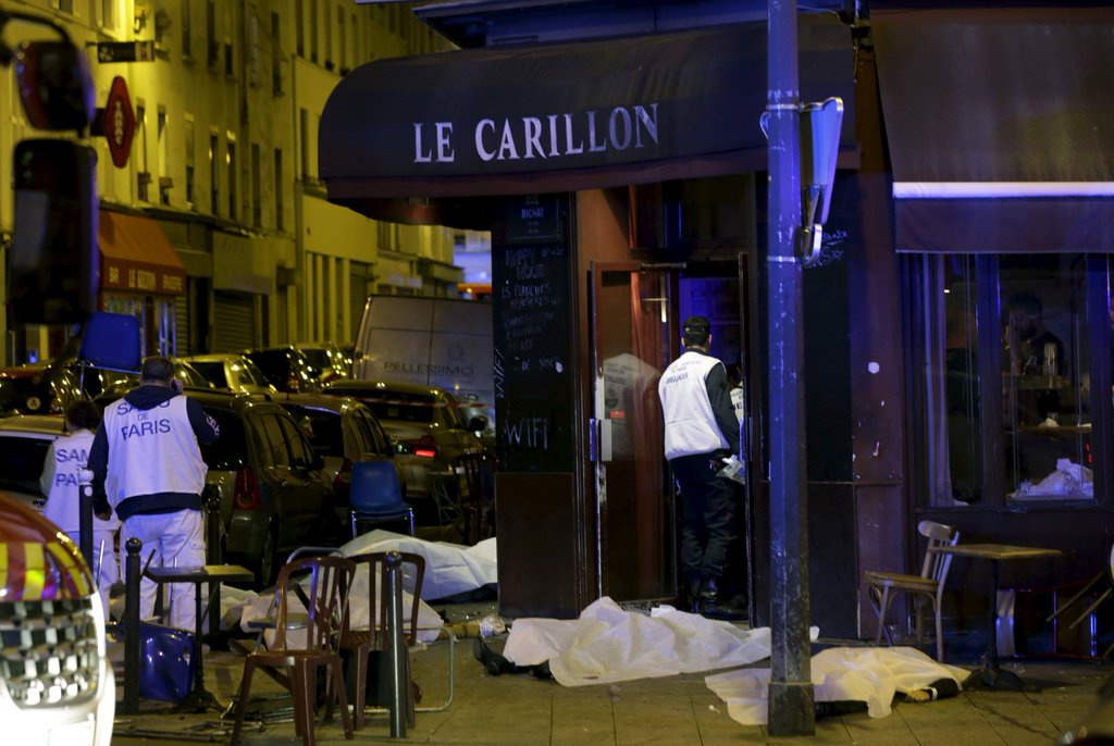 У мережі з’явилося відео моменту вибуху біля стадіону у Парижі — уже 60 загиблих