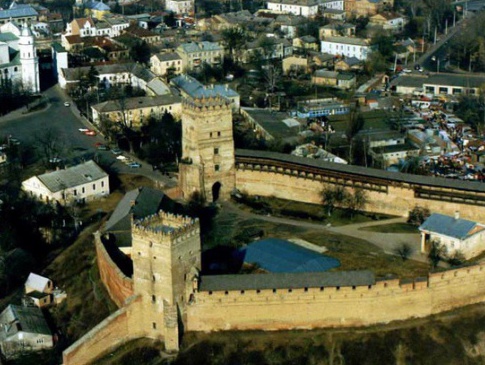 У Луцькій міськраді розглянуть петицію городян щодо перенесення ринку з-під стін замку Любарта