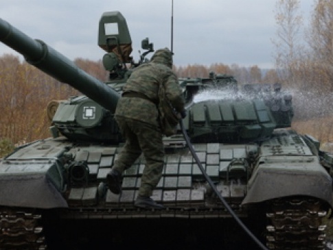 У Росії командир полігону здав на брухт 17 танків!