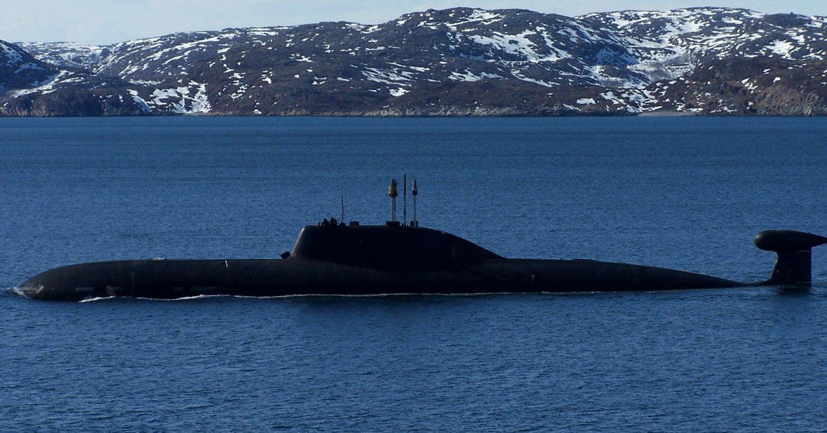 Біля надважливої військової бази у Шотландії шукають російську субмарину