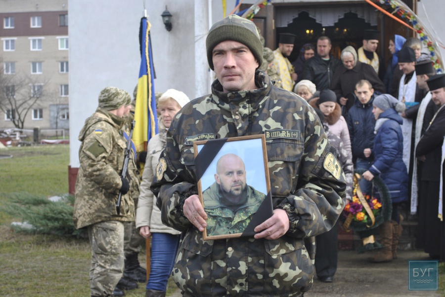 У Нововолинську поховали бійця полку «Азов»