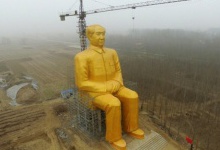 У Китаї зруйнували гігантську статую Мао Дзедуна