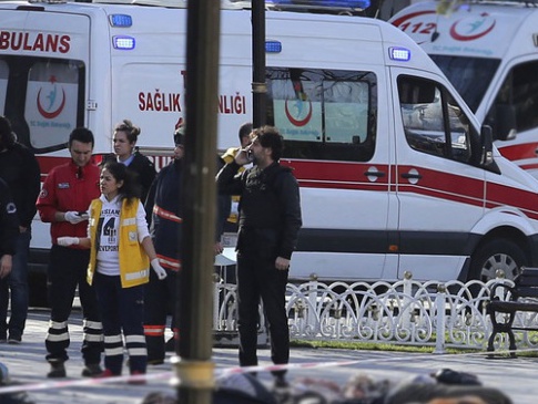 ІДІЛ завдав удару: в результаті вибуху в Стамбулі загинуло щонайменше 10 людей