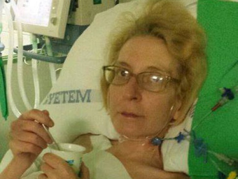 Лікарку з Волині, яка рятувала «кіборгів», прооперували в Угорщині. Але їй більше немає за що жити за кордоном