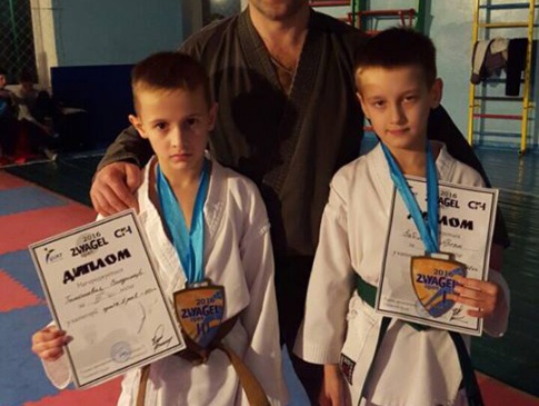 Луцькі школярі привезли медалі з чемпіонату України з карате