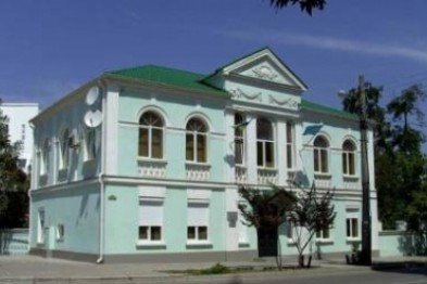 У татар у Криму відібрали будівлю Меджлісу